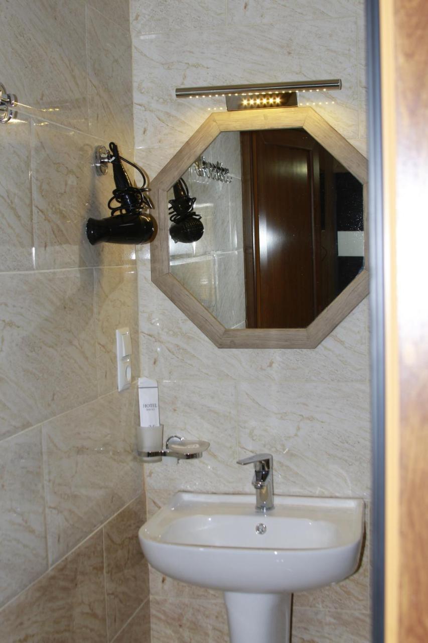 Park Hotel Κουτάισι Εξωτερικό φωτογραφία