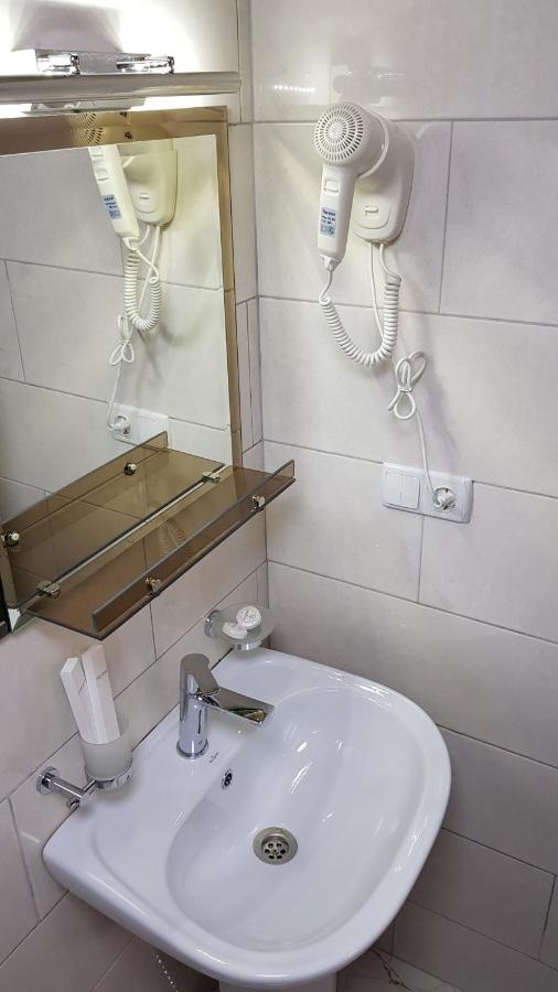 Park Hotel Κουτάισι Εξωτερικό φωτογραφία